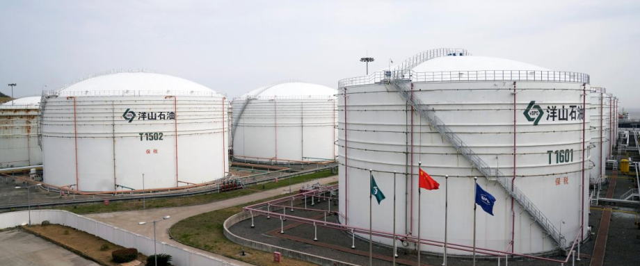 据中国能源行业知情人士透露，中国的石油需求几乎回到了政府为抗击新冠肺炎疫情而实施全国禁闭之前的水平。