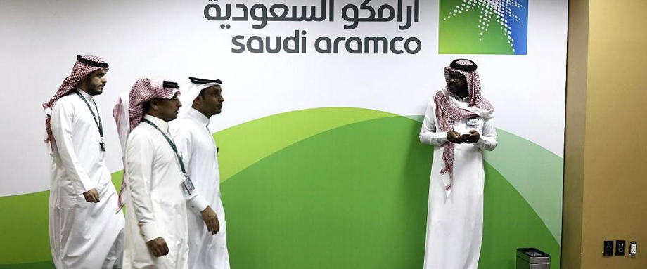 据市场消息，沙特阿美将对亚洲客户的7月轻质原油价格上调6.1美元/桶，售价增幅为20年来最大