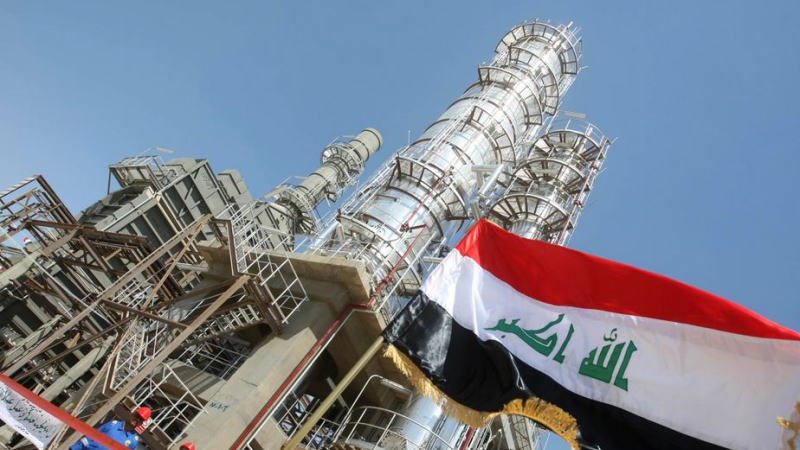 伊拉克官员周日表示，伊拉克已与南部大型油田的主要石油公司达成协议，将在6月进一步削减原油产量
