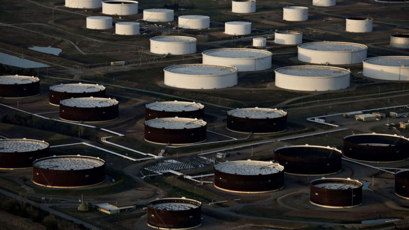 全球最大的独立石油贸易商Vitol Group称，全球石油库存将持续萎缩，其对原油市场的看涨立场远超一些同行